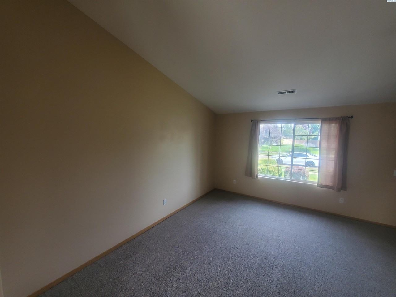 5006 Sinai Dr - Photo 6 of 23