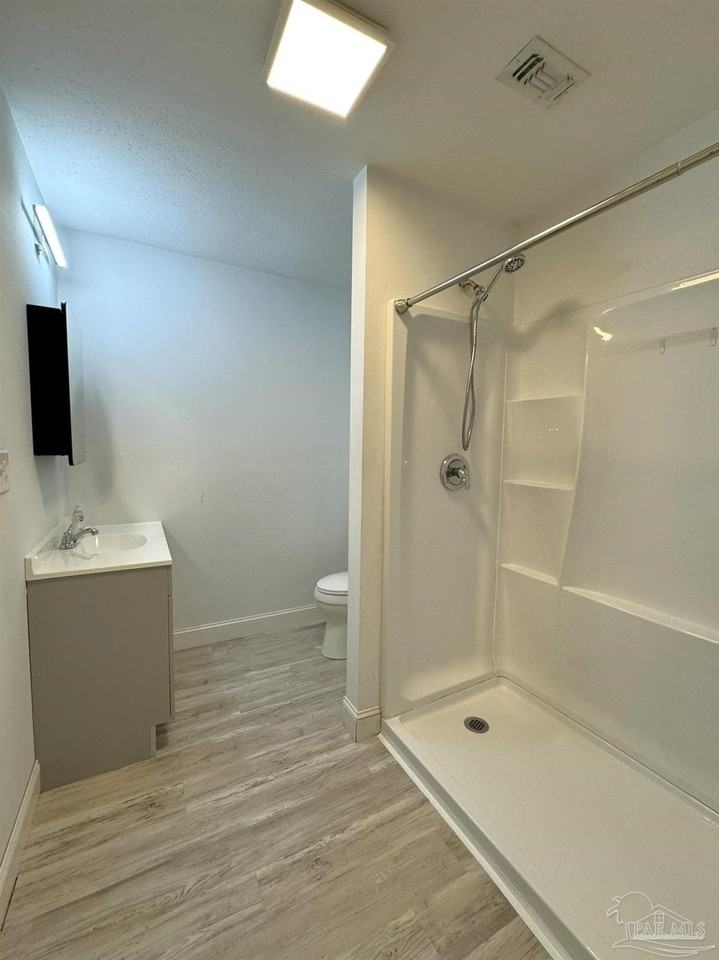 7221 Yoshida St - Photo 6 of 11