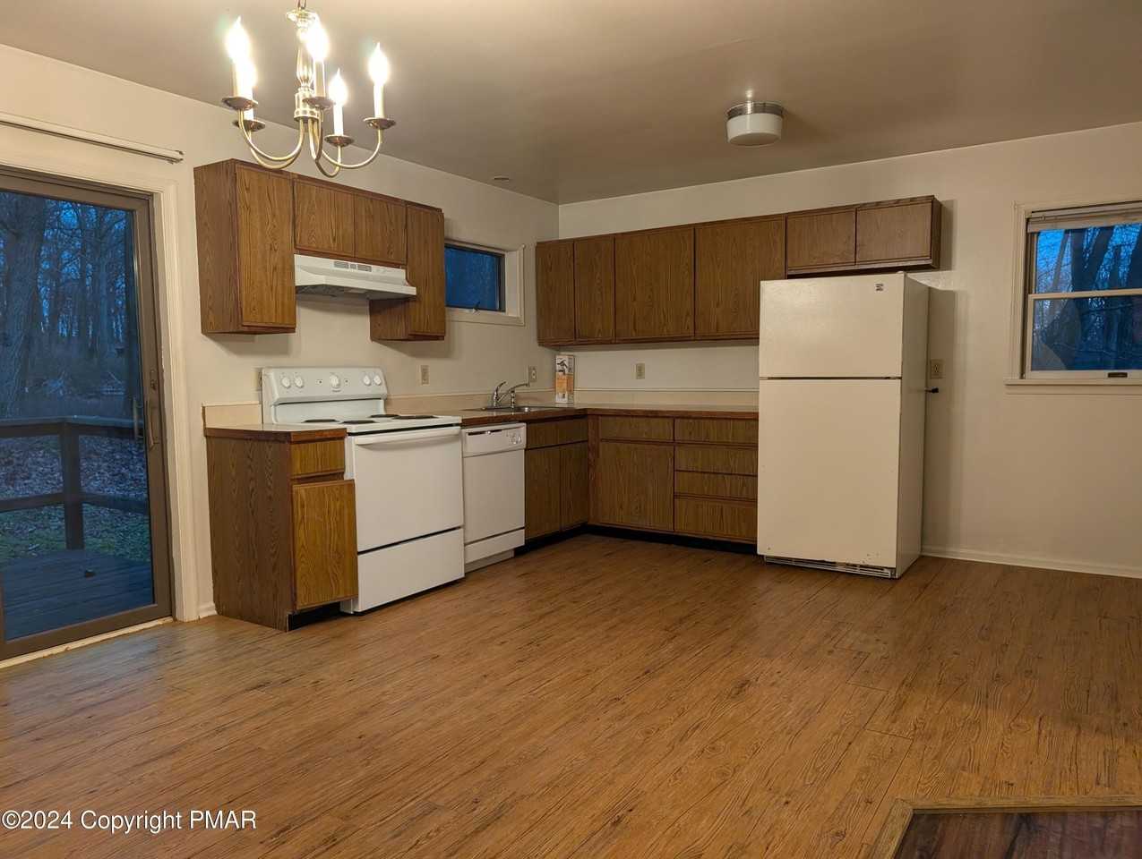 402 Mercury Dr - Photo 3 of 11