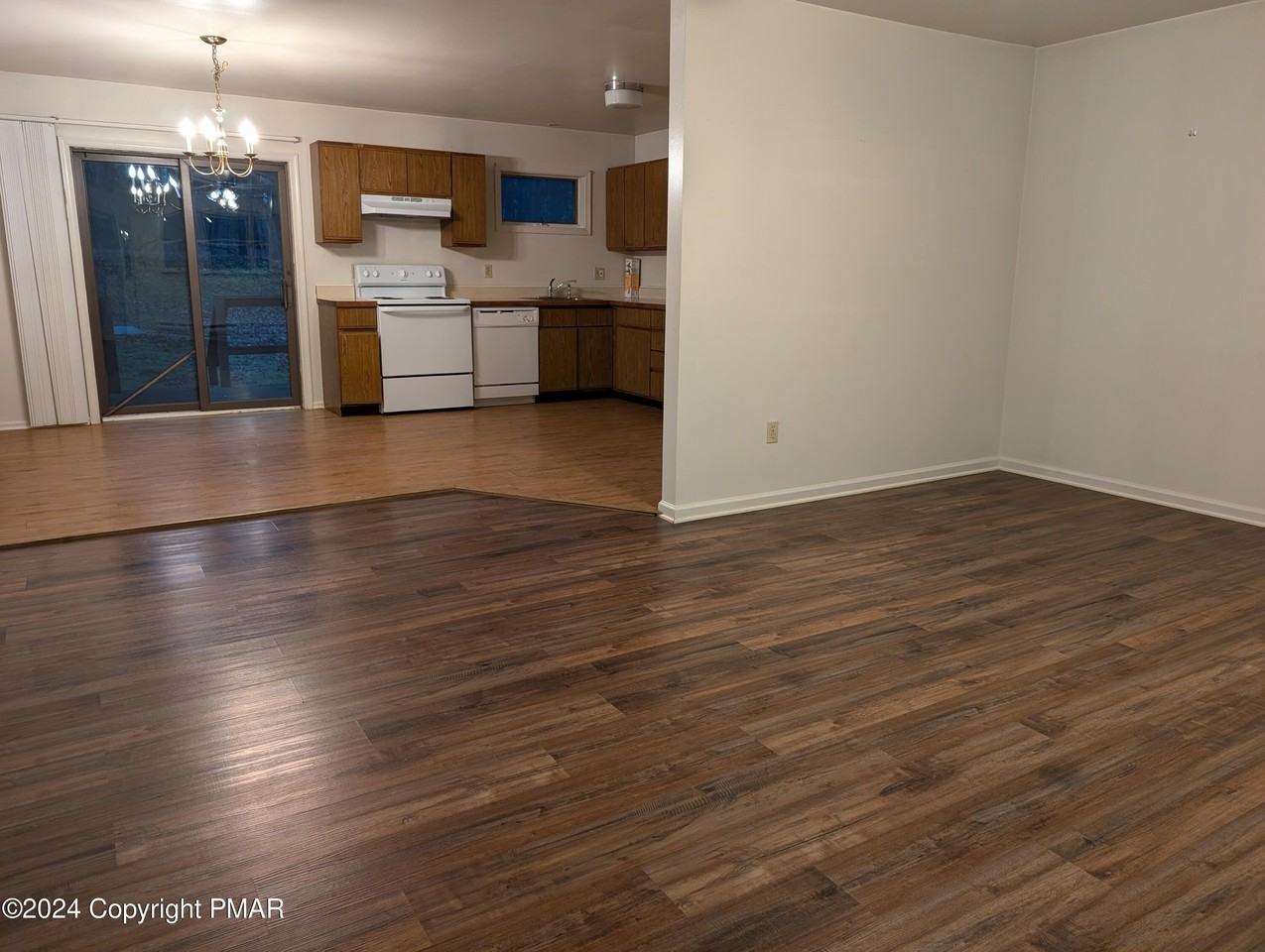 402 Mercury Dr - Photo 4 of 11