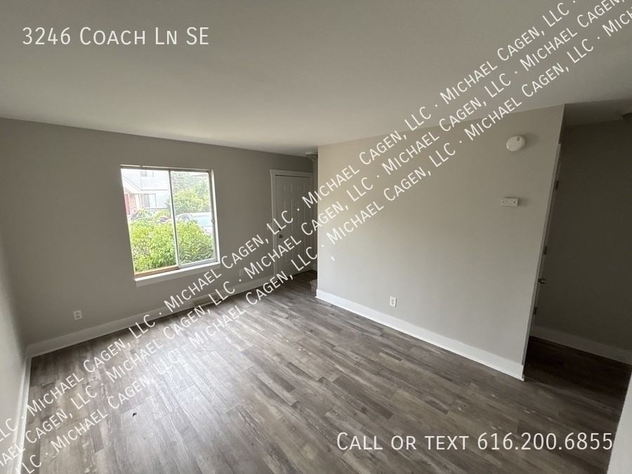 3246 Coach Ln Se - Photo 4 of 10