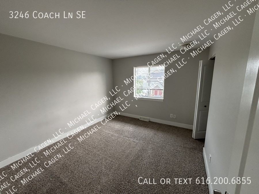 3246 Coach Ln Se - Photo 7 of 10
