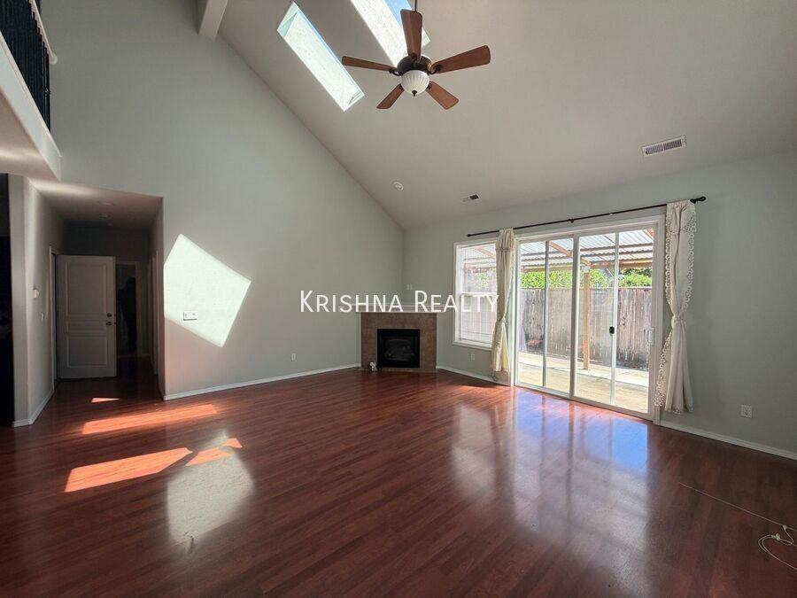 19076 Sw York St - Photo 2 of 14