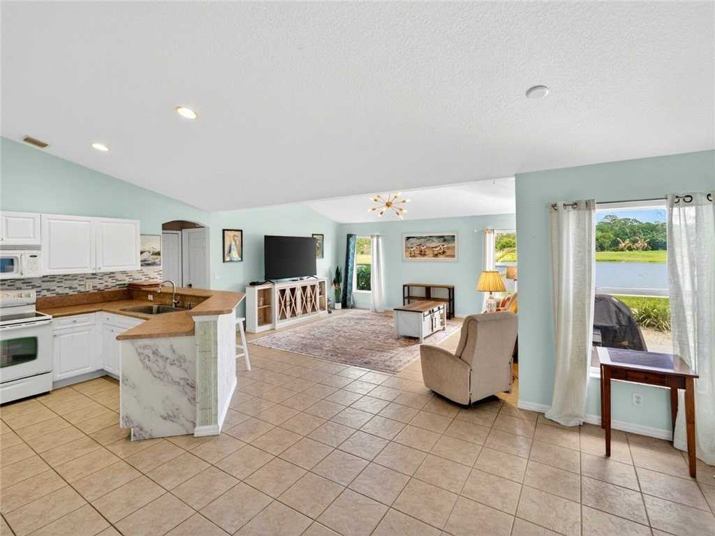 531 High Hawk Cir - Photo 7 of 35