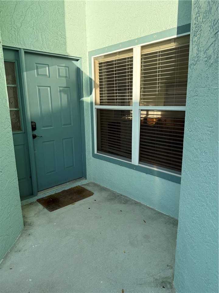 542 10th Pl - Photo 2 of 18