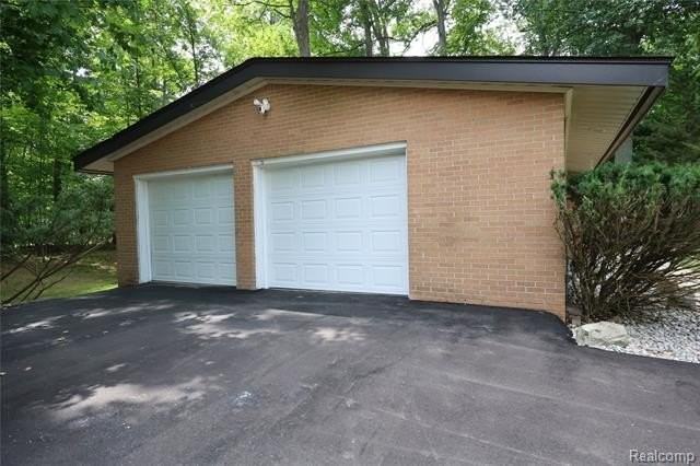 23695 Oak Glen Dr - Photo 3 of 28