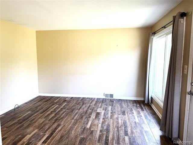 1839 Ackley Ave - Photo 5 of 19