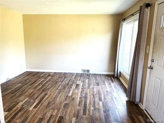 1839 Ackley Ave - Photo 6 of 19