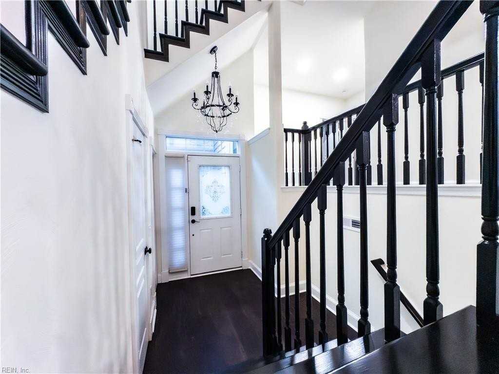 3021 Bay Shore Ln - Photo 2 of 32