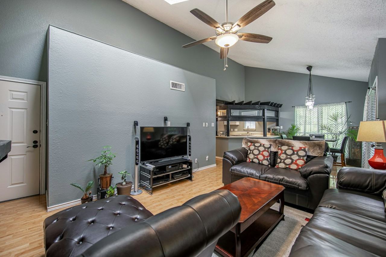 8611 Datapoint Dr Unit 46 - Photo 4 of 26