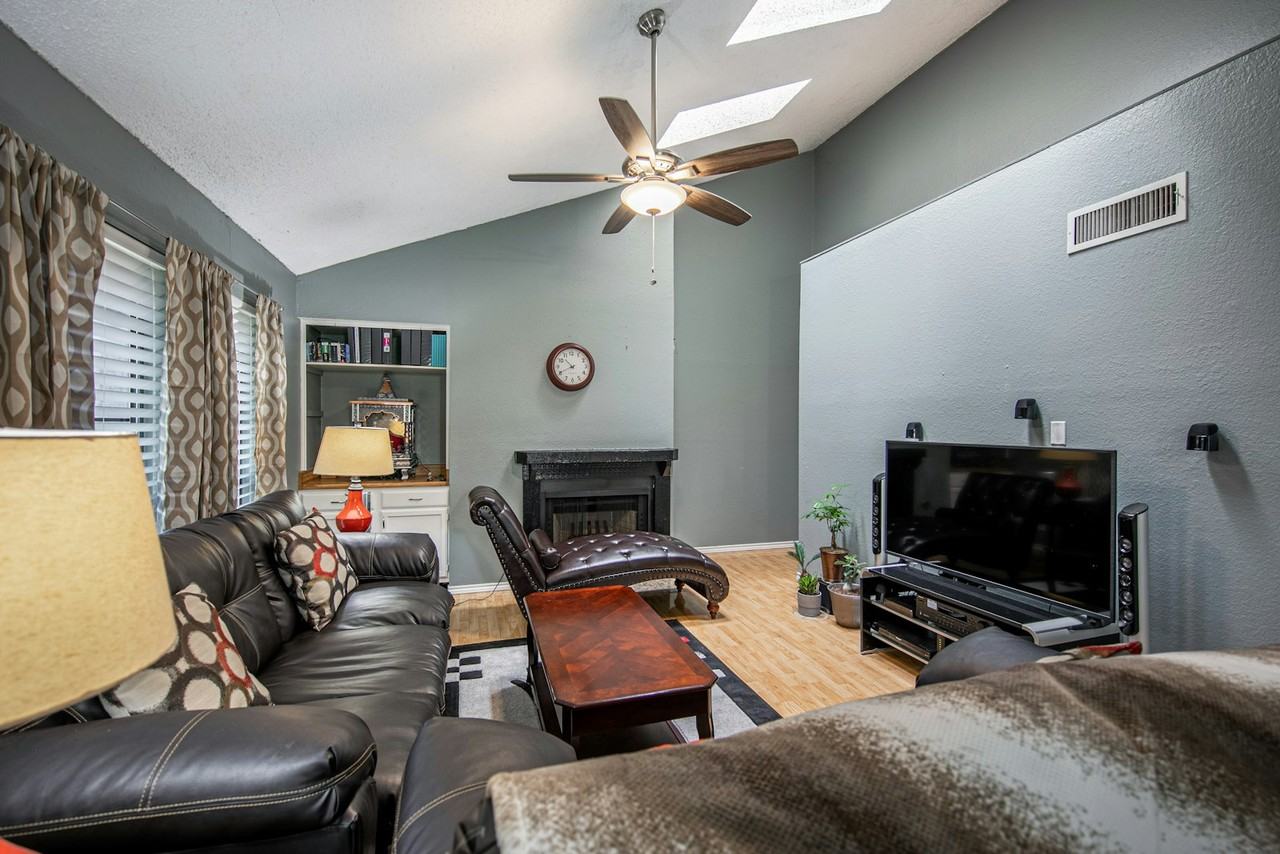 8611 Datapoint Dr Unit 46 - Photo 5 of 26