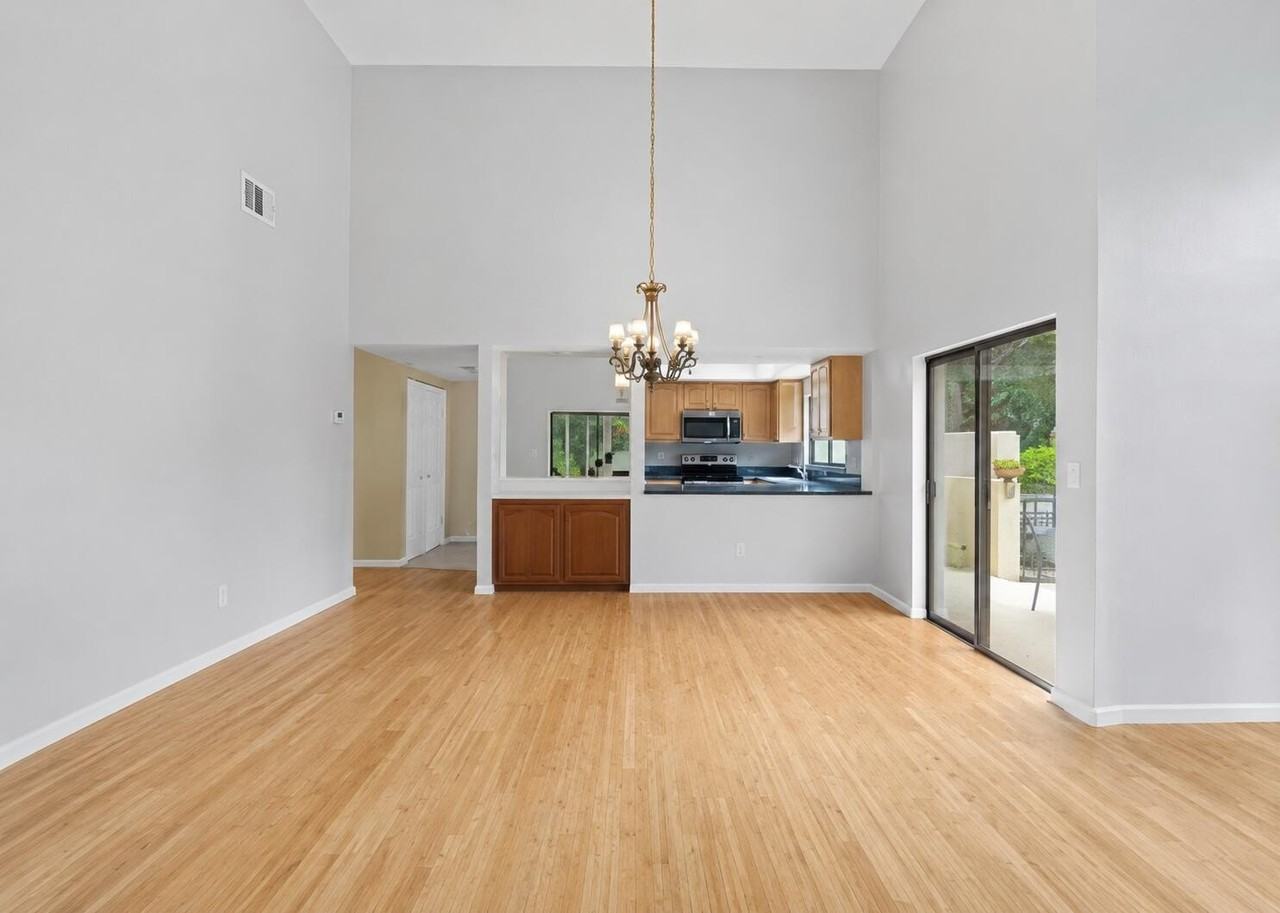 3130 Kingswood Ter - Photo 3 of 45