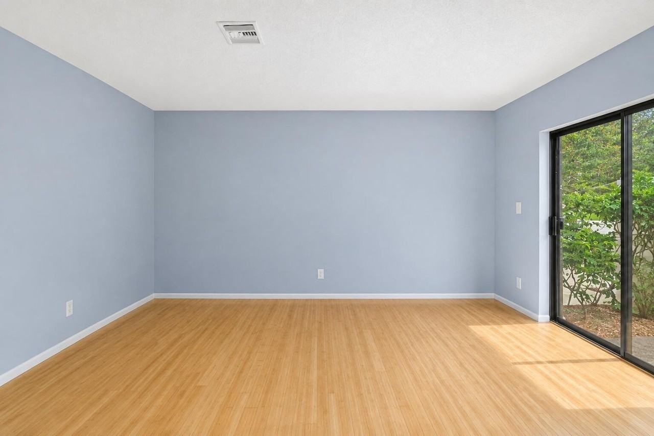 3130 Kingswood Ter - Photo 4 of 45
