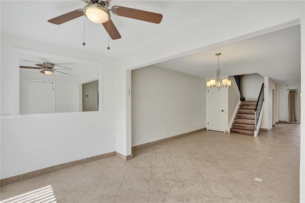 4924 Sheridan St - Photo 7 of 35