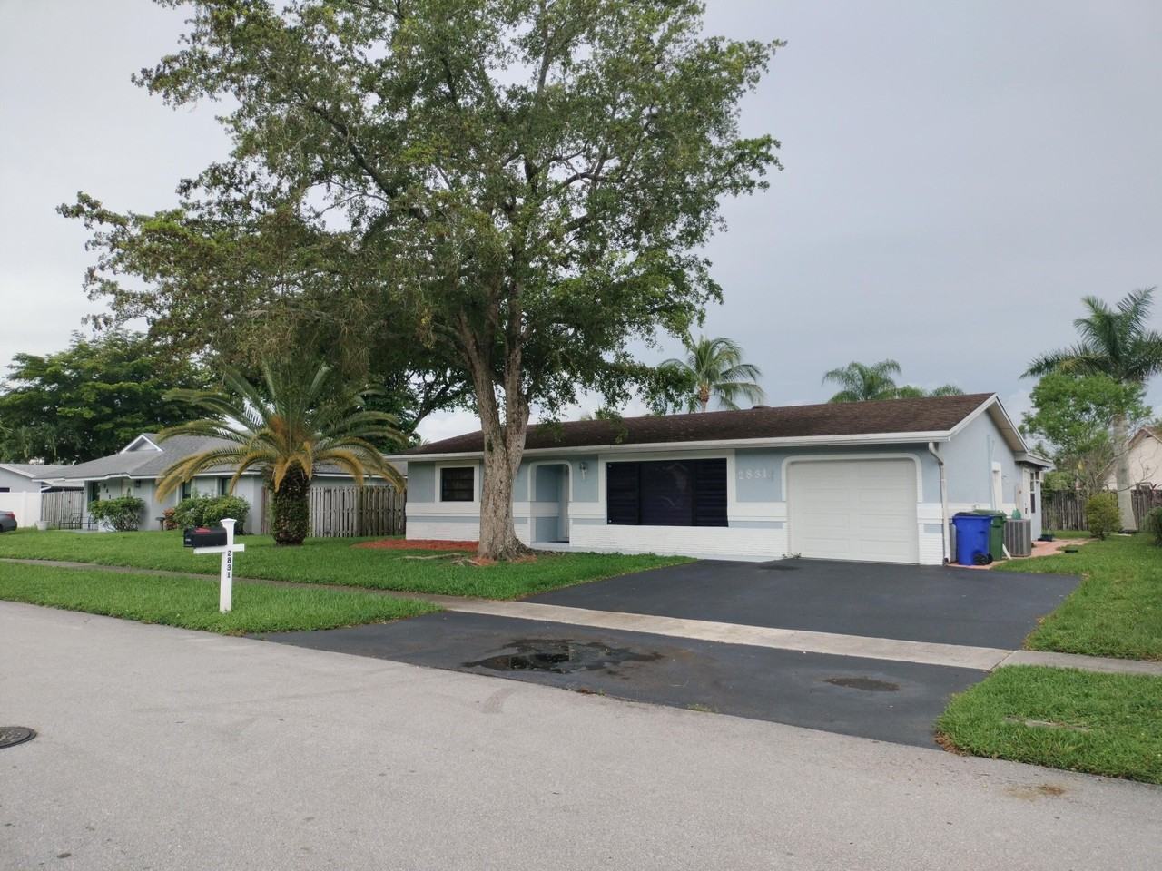 2831 Nw 51st Ter - Photo 2 of 27