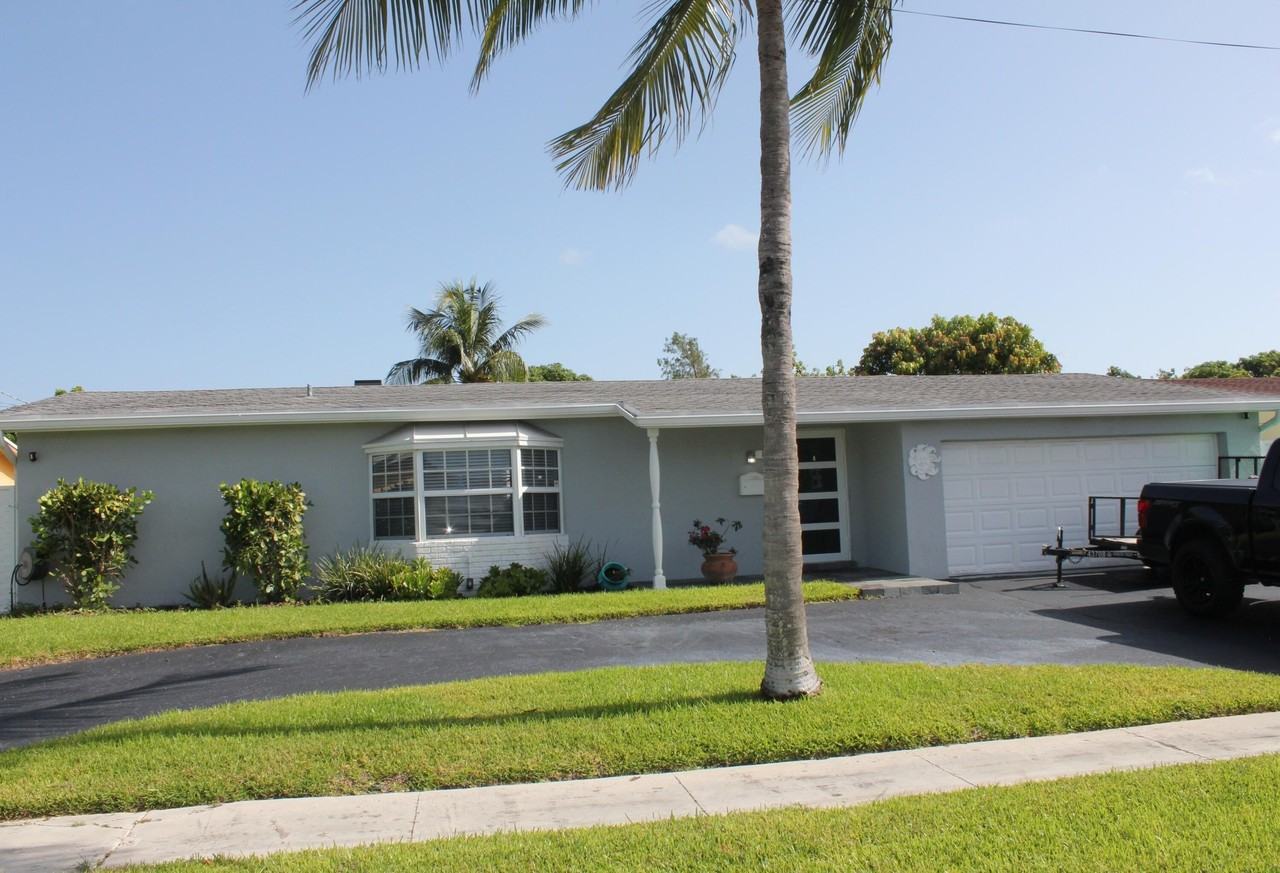 8571 Nw 24th Ct - Photo 2 of 25