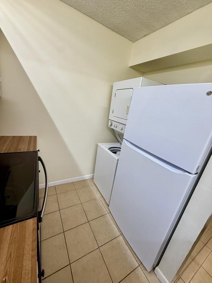 3764 N University Dr #I8 - Photo 4 of 11