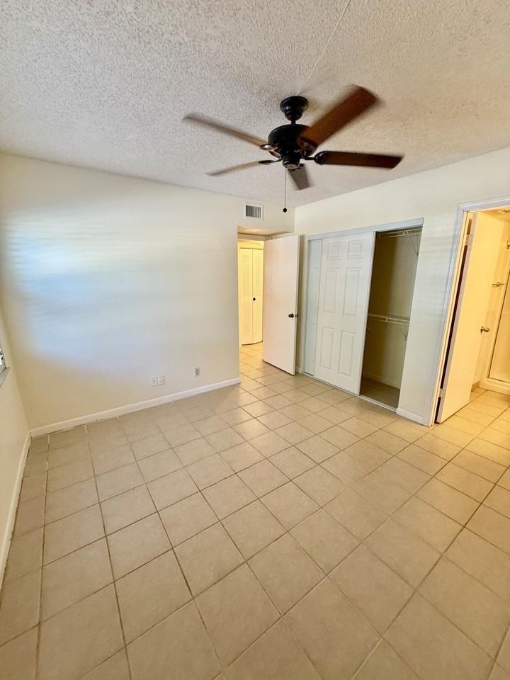 3764 N University Dr #I8 - Photo 6 of 11
