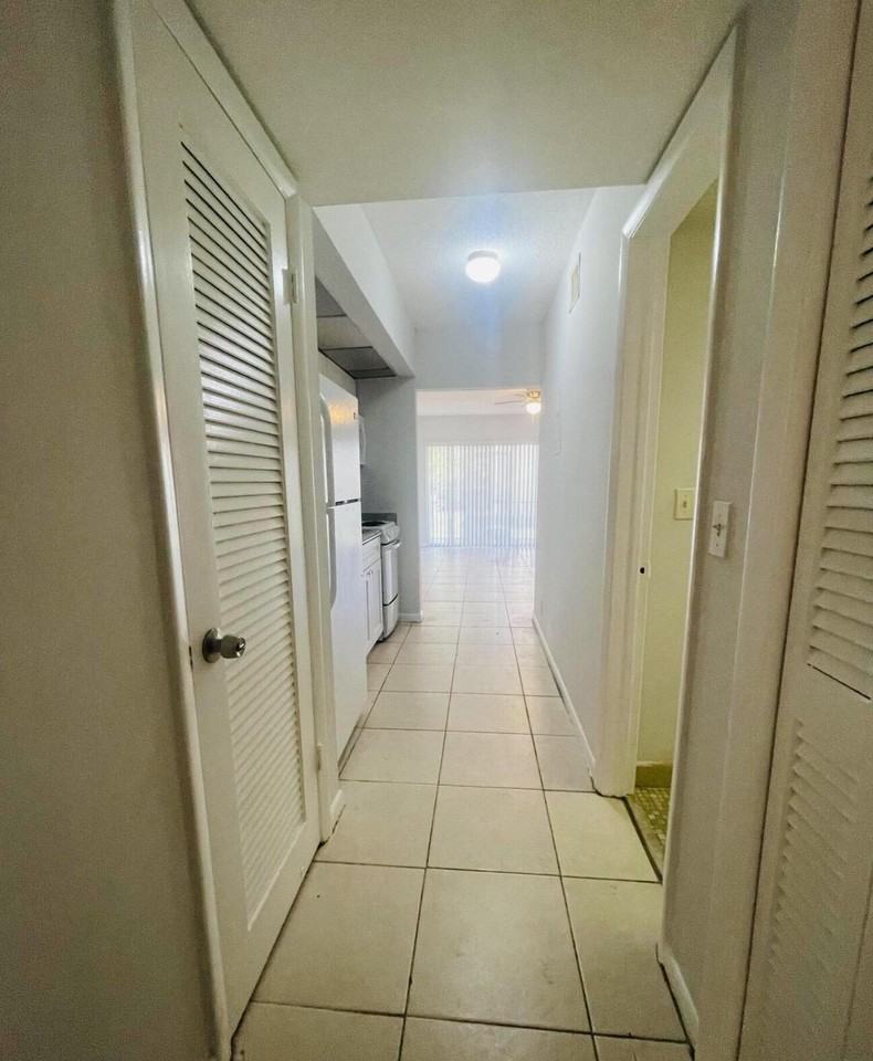 628 Nw 13th St #0120 - Photo 4 of 7