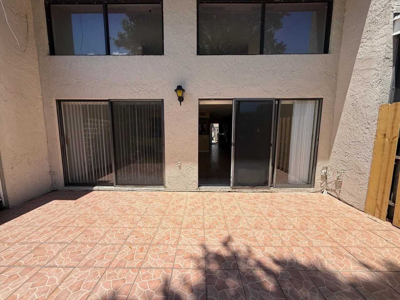 5006 S University Dr - Photo 2 of 4