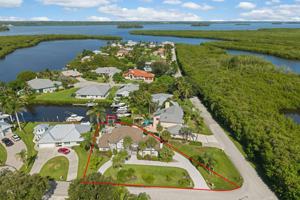featured image of 121 Queen Eugenia Ct