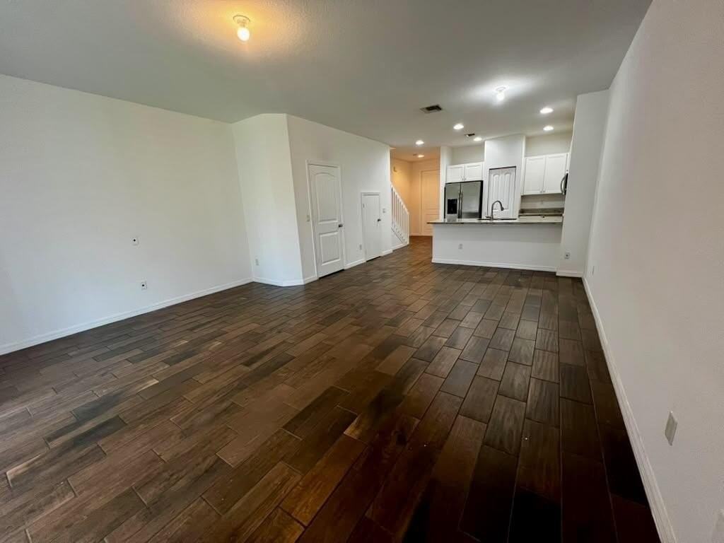 1129 Vermilion Dr - Photo 6 of 24