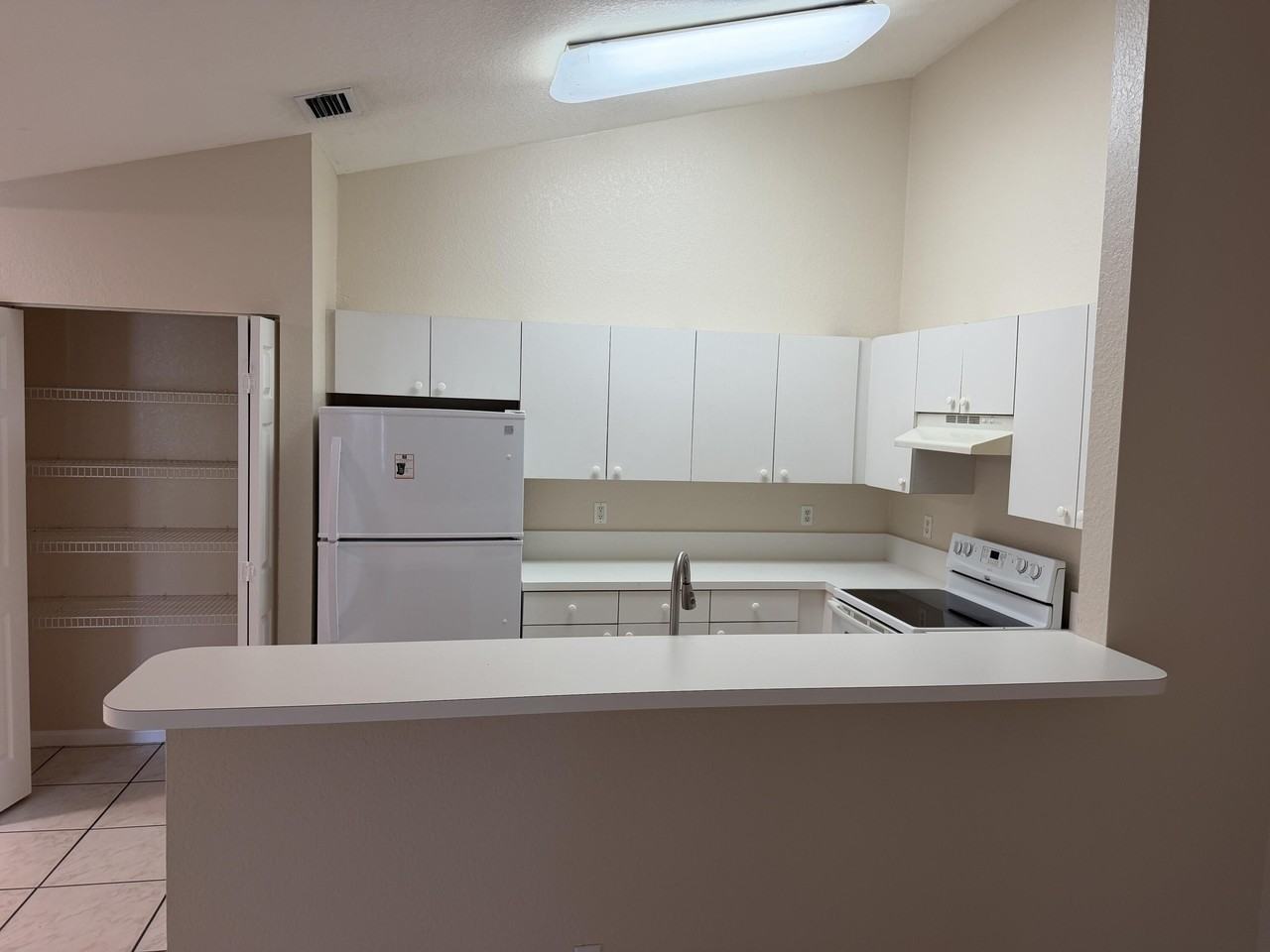 14011 Veronica Ct - Photo 4 of 29