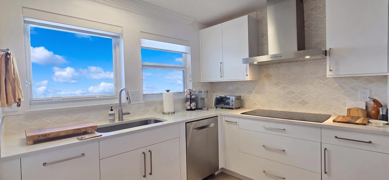 60 Yacht Club Dr #405 - Photo 4 of 31