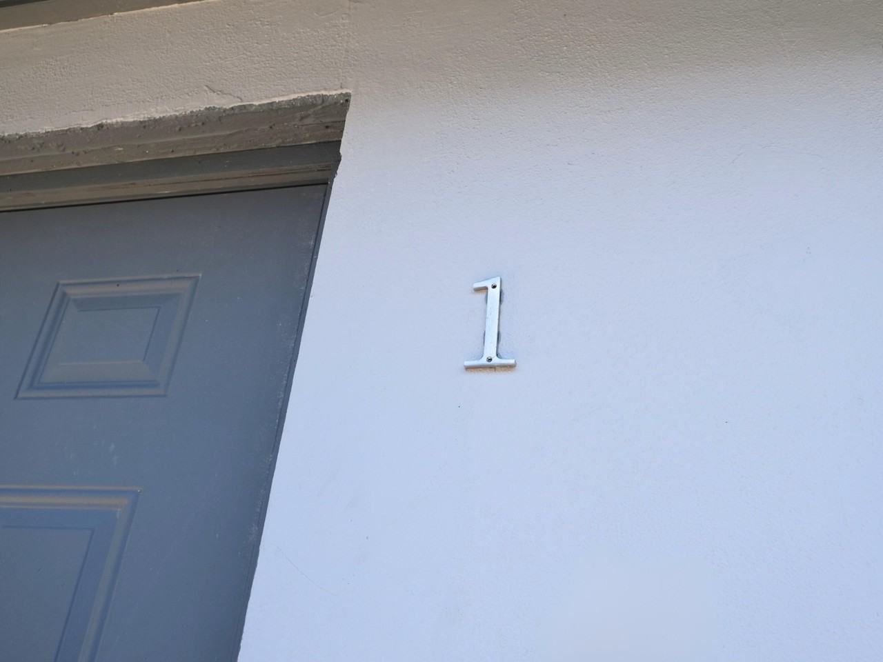 1009 9th St #1 - Photo 2 of 10