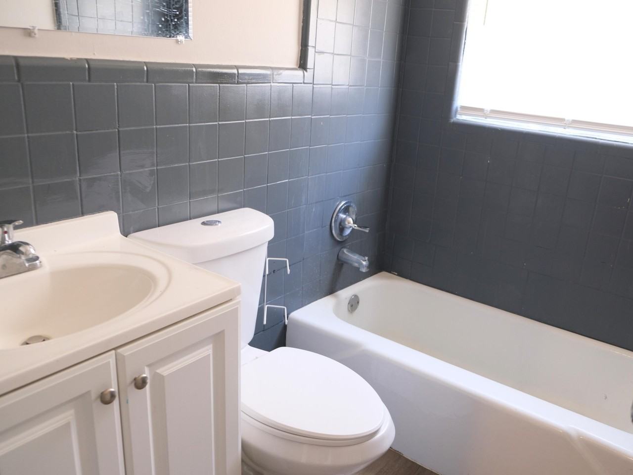1009 9th St #1 - Photo 6 of 10