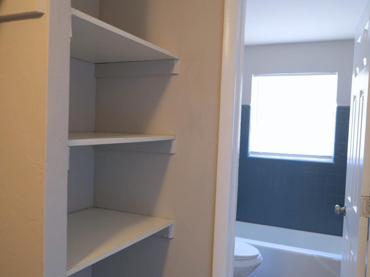 1009 9th St #1 - Photo 7 of 10