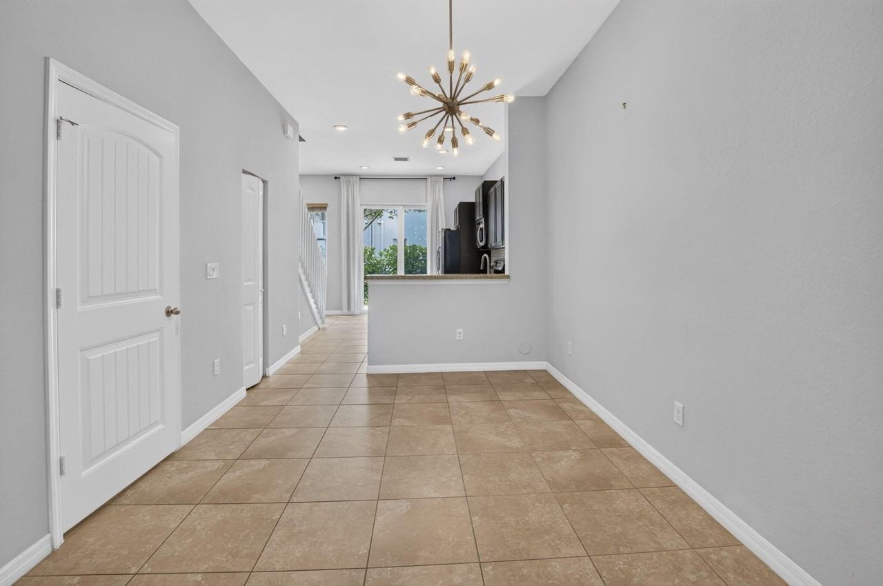 468 Francesca Ridge Rd - Photo 3 of 31