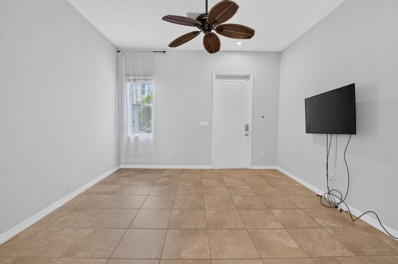 468 Francesca Ridge Rd - Photo 4 of 31