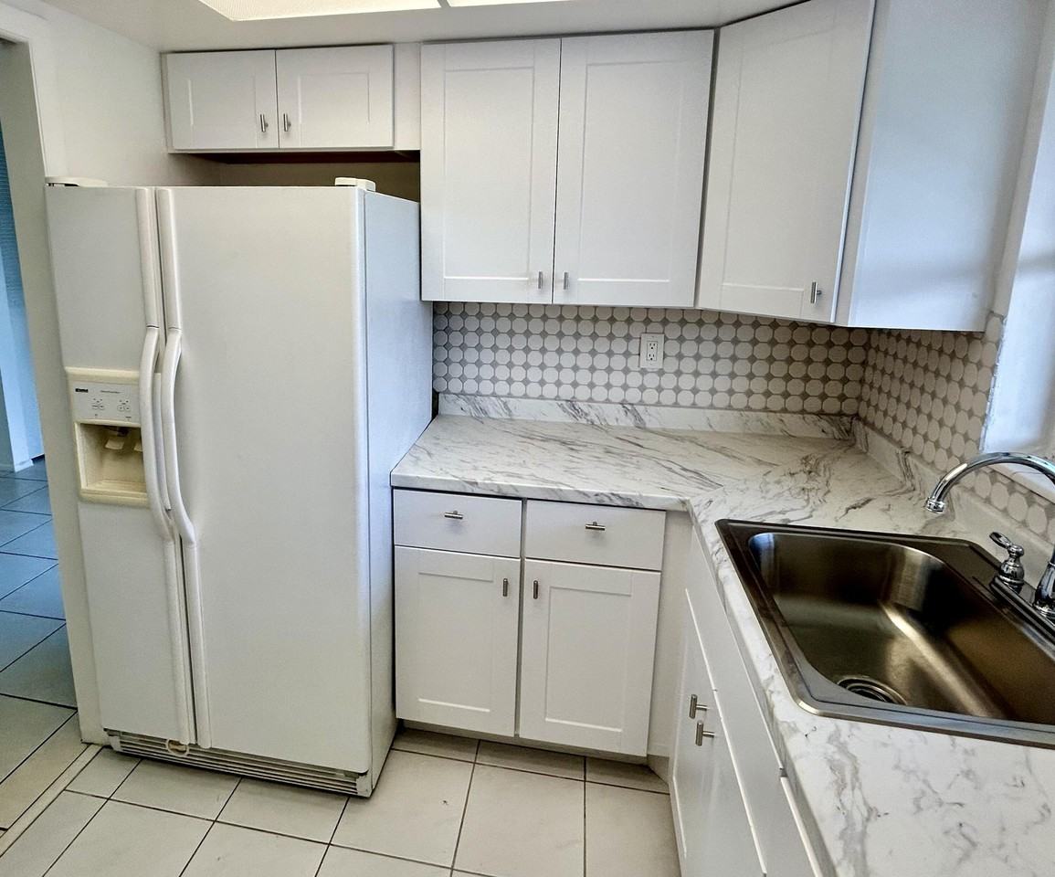 2895 Crosley Dr W #C - Photo 2 of 18
