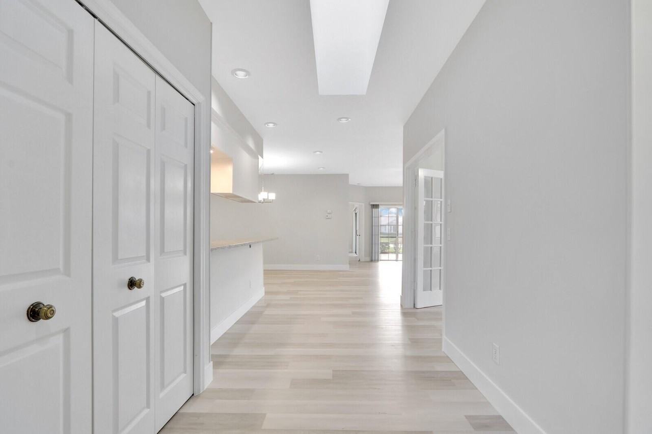 7340 Pine Creek Way - Photo 5 of 48