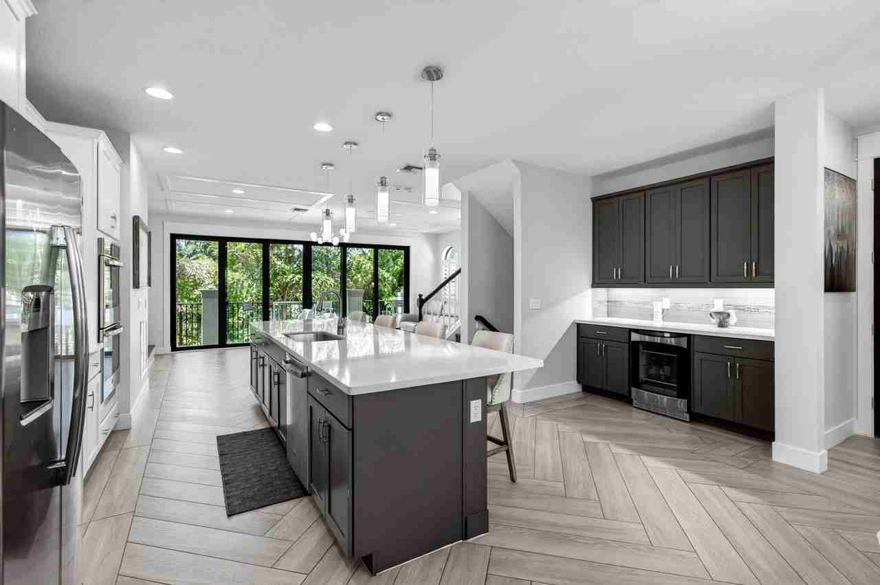 622 Windward Cir S - Photo 4 of 50