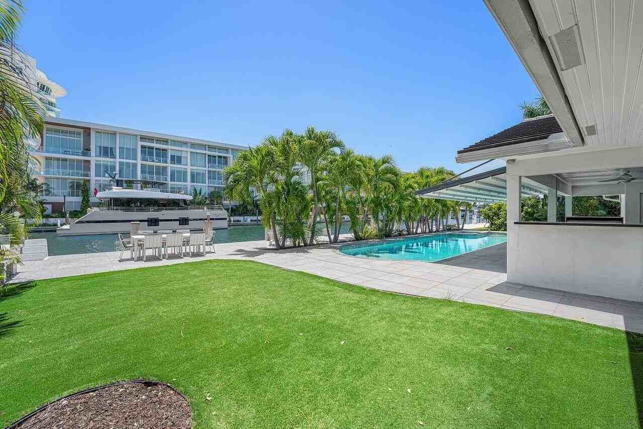 2540 Mercedes Dr - Photo 7 of 40