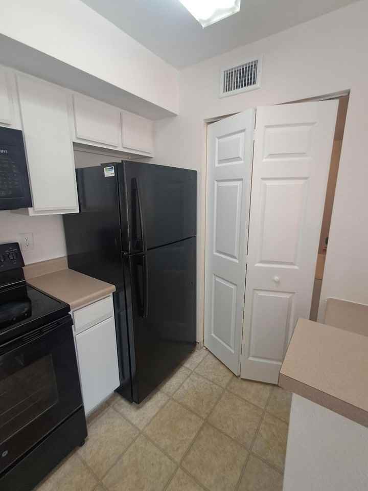 171 Sw Palm Dr #203 - Photo 5 of 28