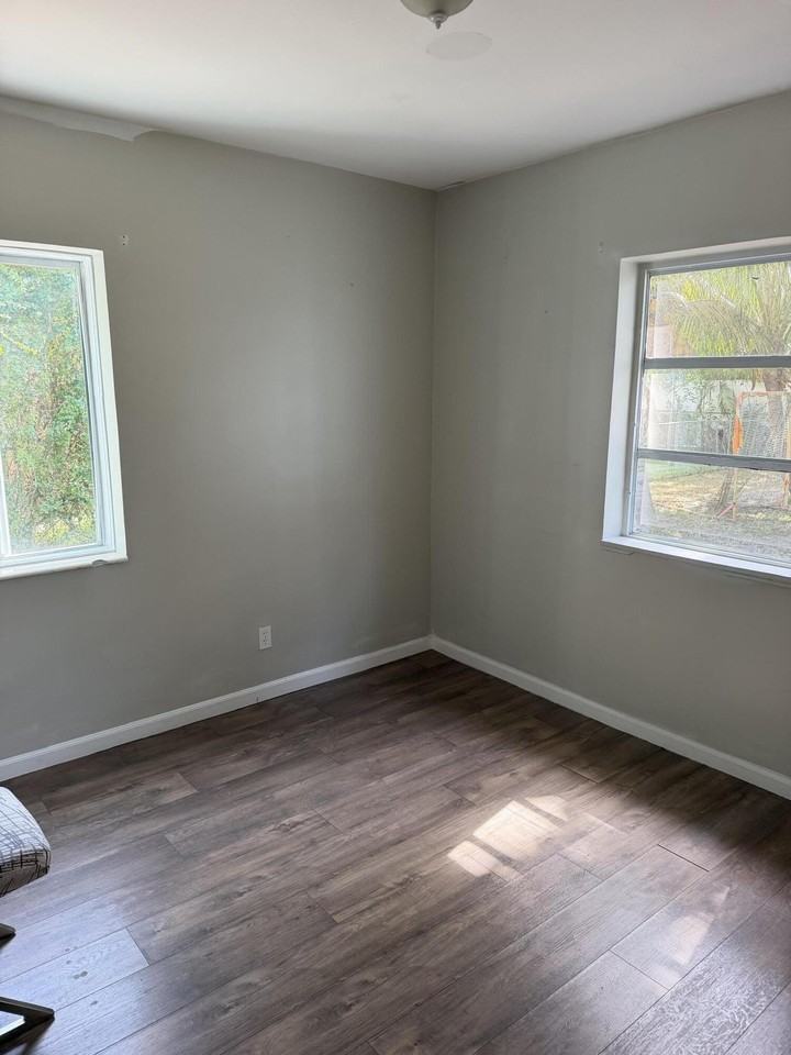 123 Sw 22nd Ave - Photo 6 of 13