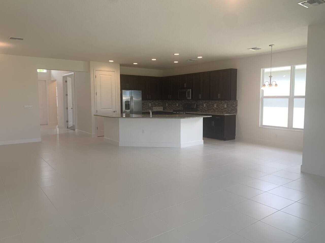 11933 Sw Poseidon Way - Photo 2 of 24