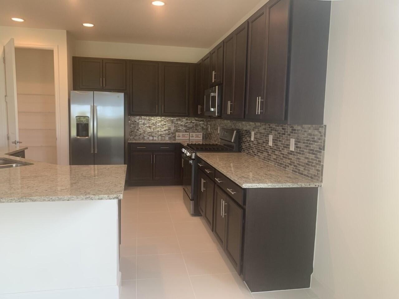 11933 Sw Poseidon Way - Photo 3 of 24