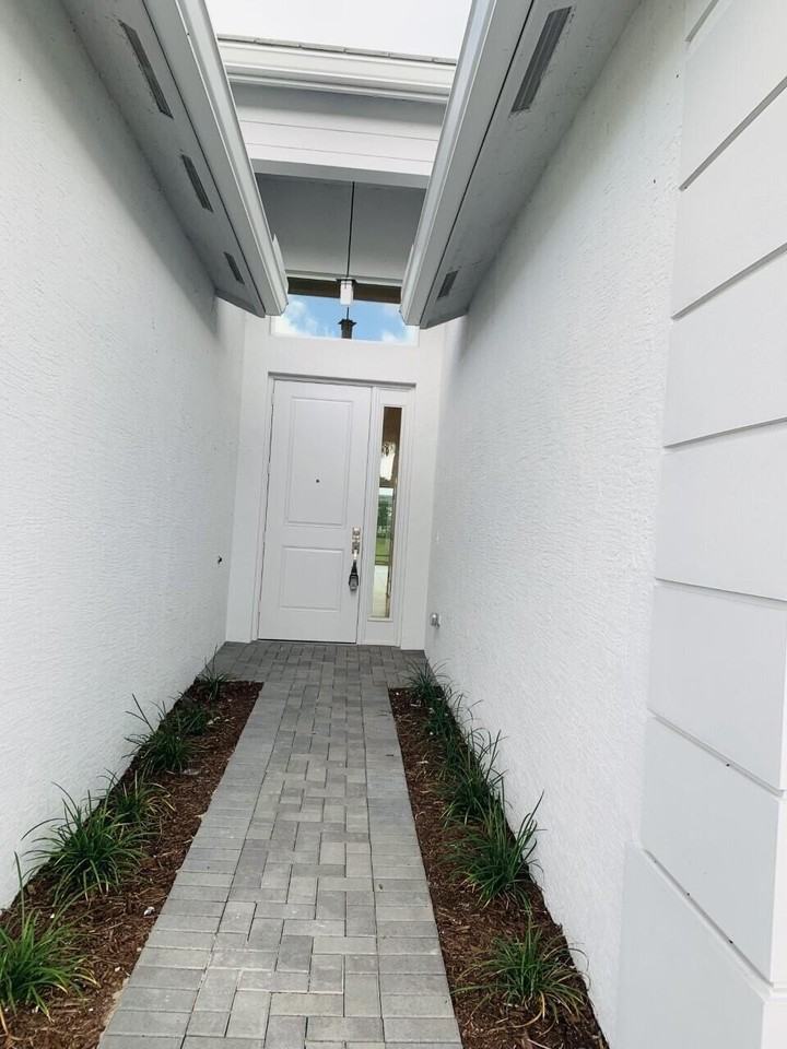 11933 Sw Poseidon Way - Photo 4 of 24