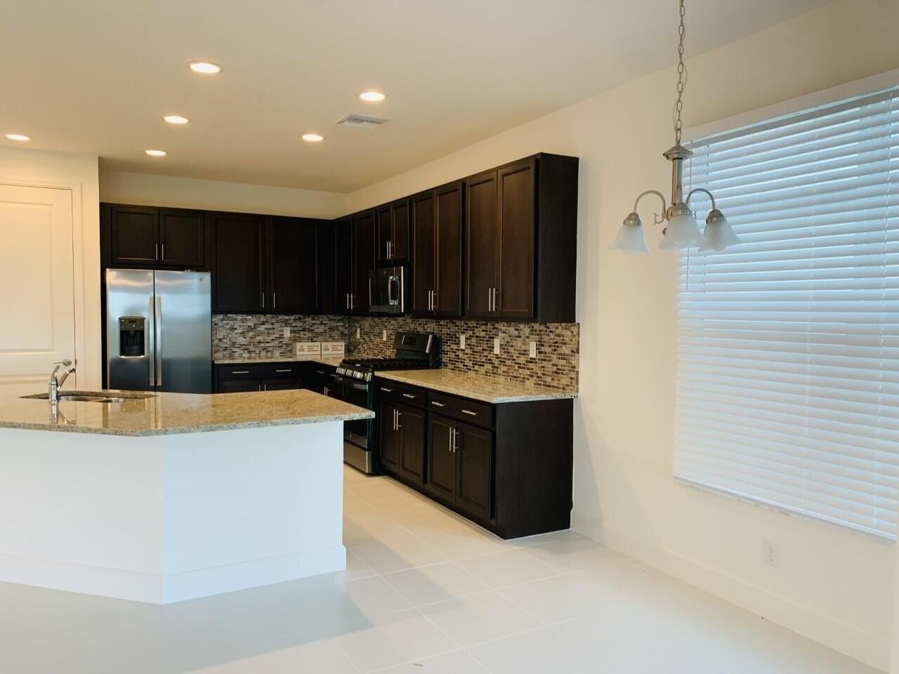 11933 Sw Poseidon Way - Photo 6 of 24