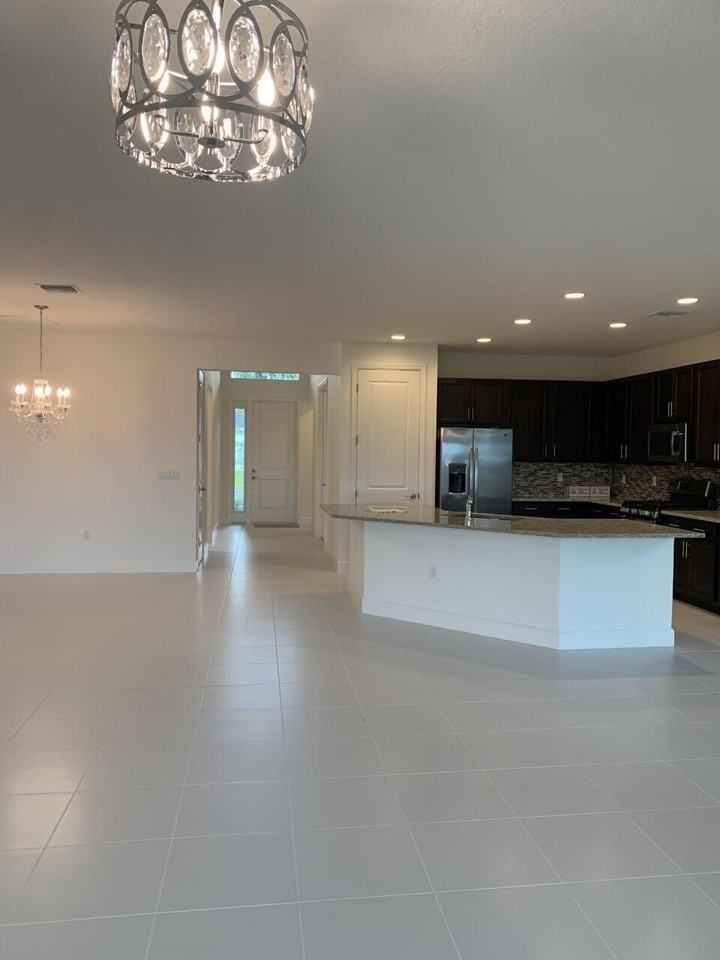11933 Sw Poseidon Way - Photo 7 of 24