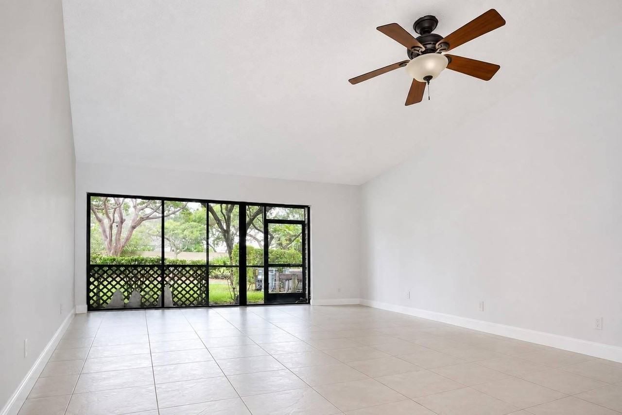 9816 Nw 36th St #6D - Photo 5 of 18