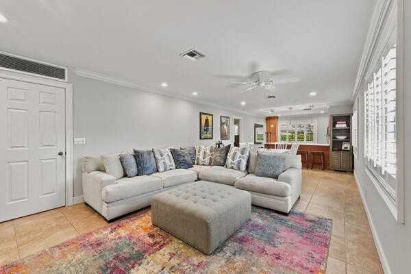 1651 Palmland Dr - Photo 4 of 24