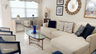 2067 Ainslie D - Photo 1 of 1