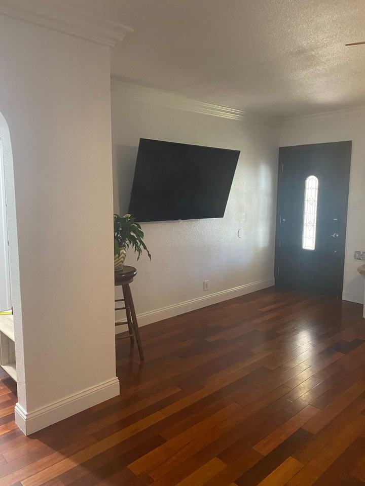 Thornlake Ave - Photo 2 of 14