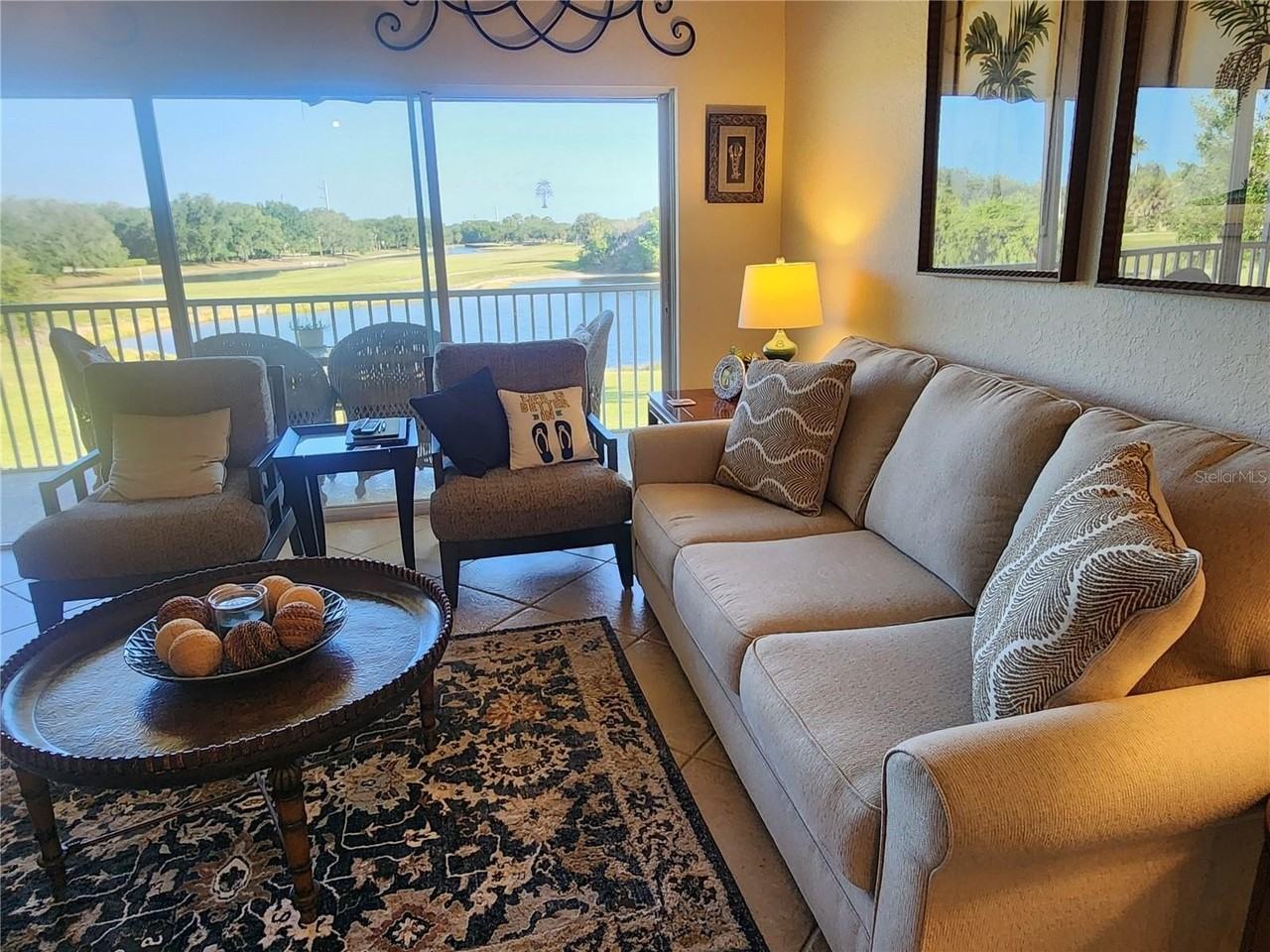 7224 Cedar Hollow Cir - Photo 2 of 27