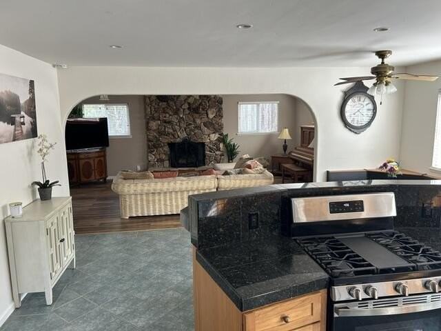 2423 Borton Dr - Photo 4 of 16